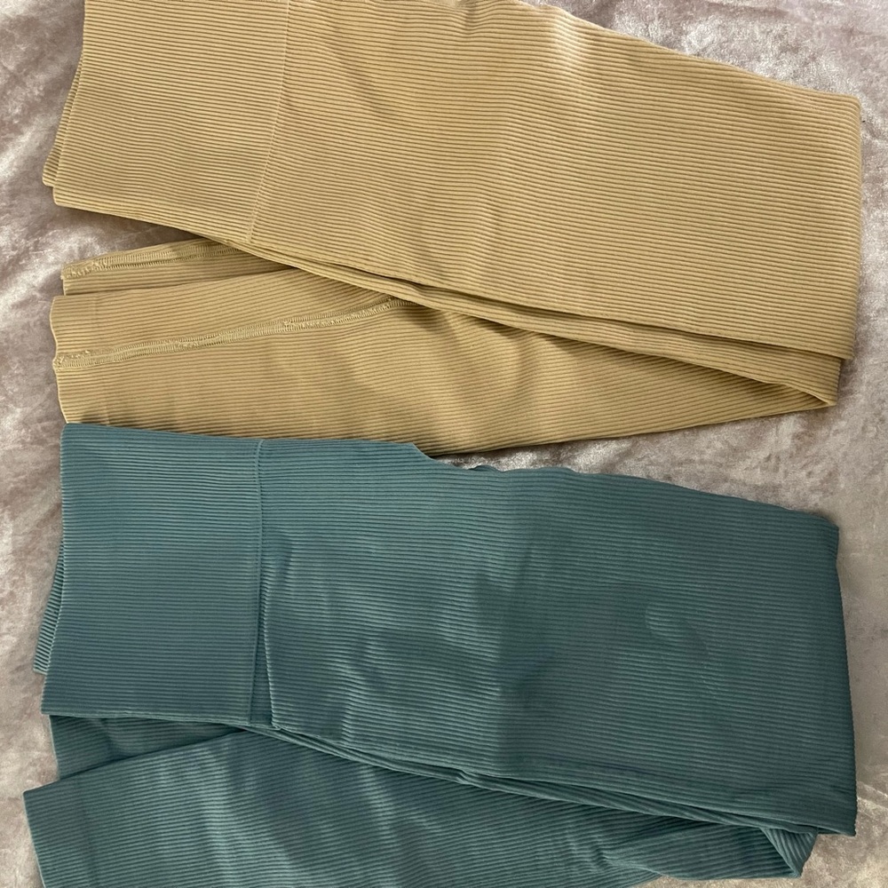 Aritzia Ribbed Leggings